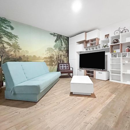 Apartmán Balcon, Parking, Piscine Et Clim' A 2 Pas Du Port Santa Lucia Saint-Raphaël Exteriér fotografie