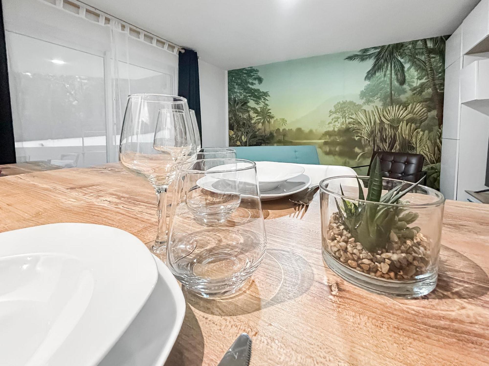 Apartmán Balcon, Parking, Piscine Et Clim' A 2 Pas Du Port Santa Lucia Saint-Raphaël Exteriér fotografie