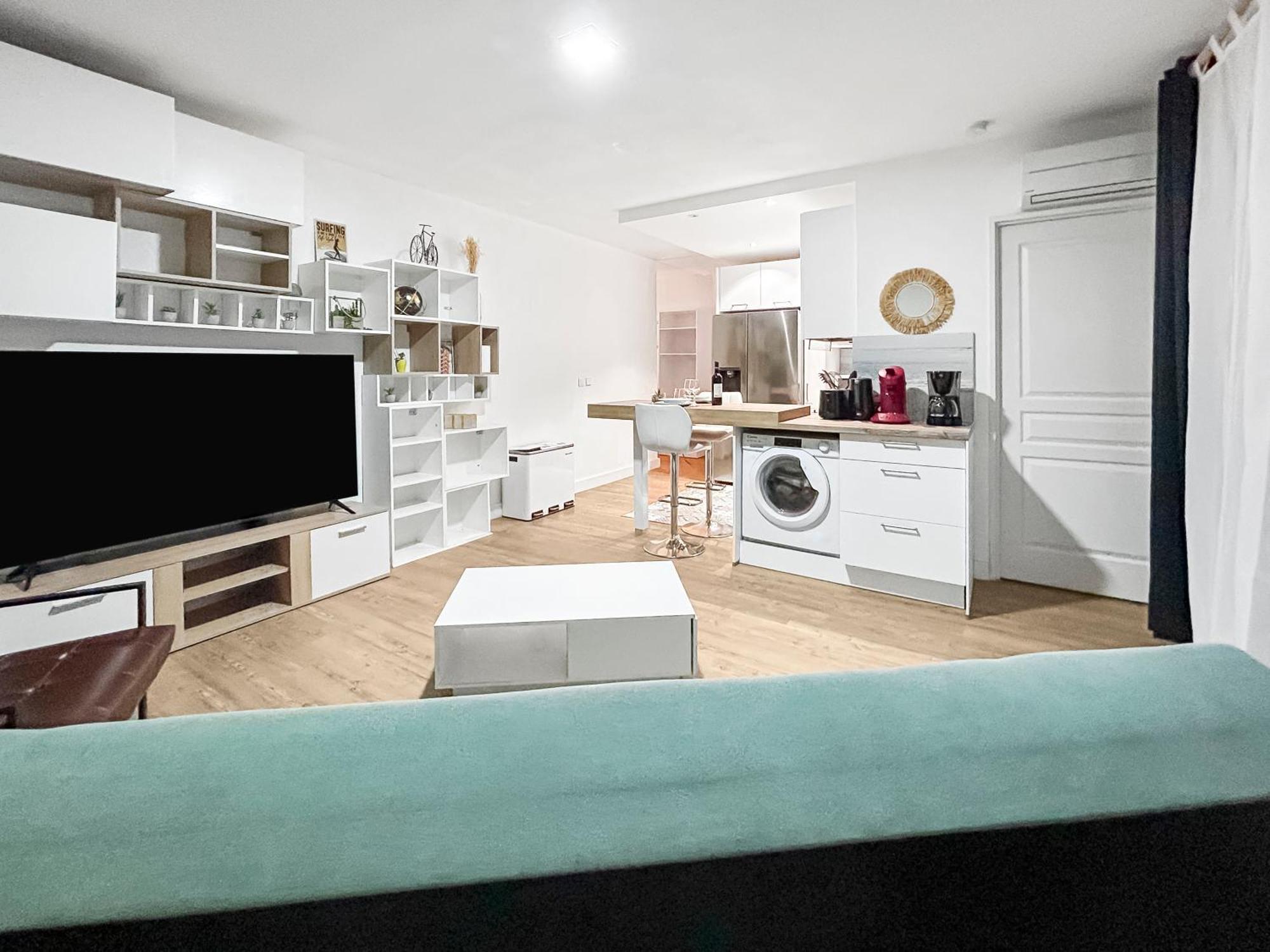 Apartmán Balcon, Parking, Piscine Et Clim' A 2 Pas Du Port Santa Lucia Saint-Raphaël Exteriér fotografie